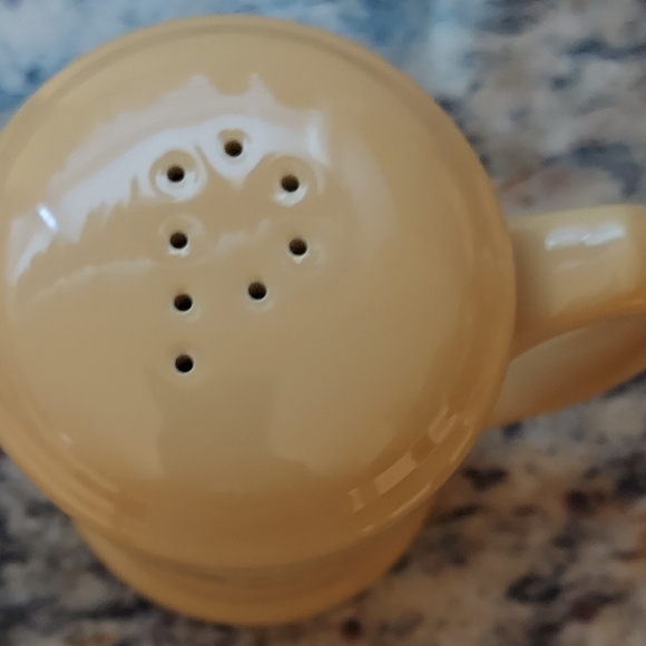 Longaberger Large Butternut Pepper Shaker Only - Picture 2 of 3